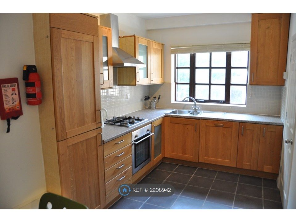 Property photo 3 of 9 Kitchen