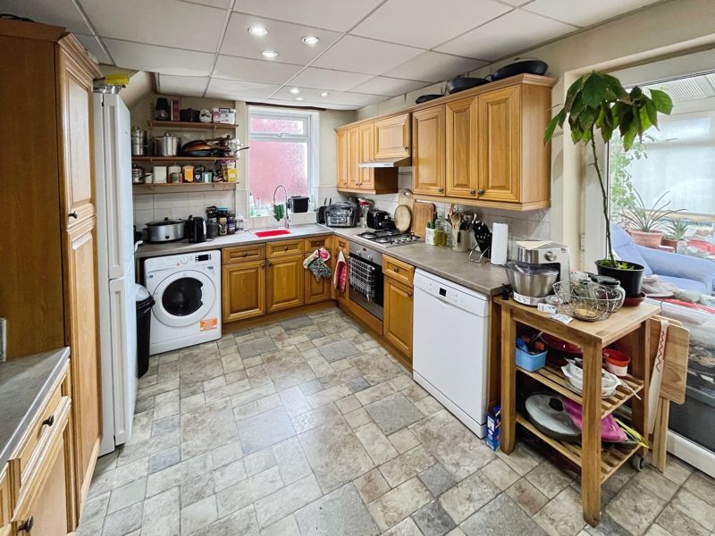 Property photo 3 of 13 Kitchen