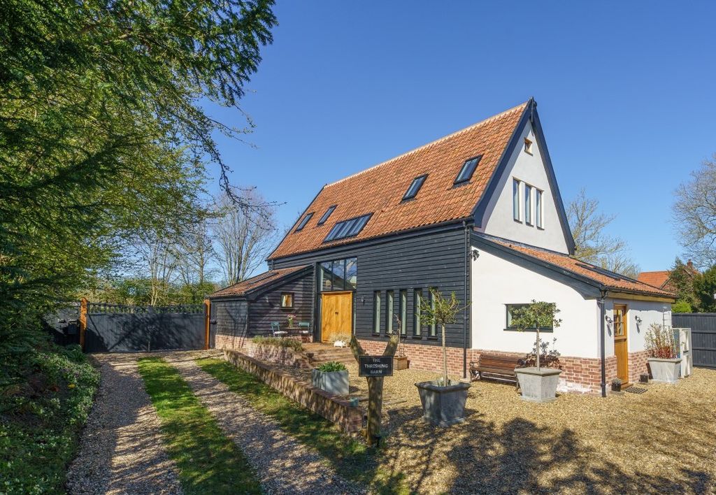 Property photo 1 of 26 Iq_00005Crop