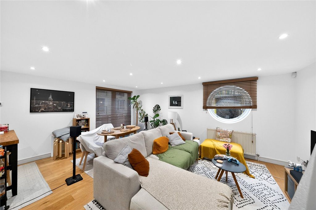 Property photo 1 of 12 Reception Room