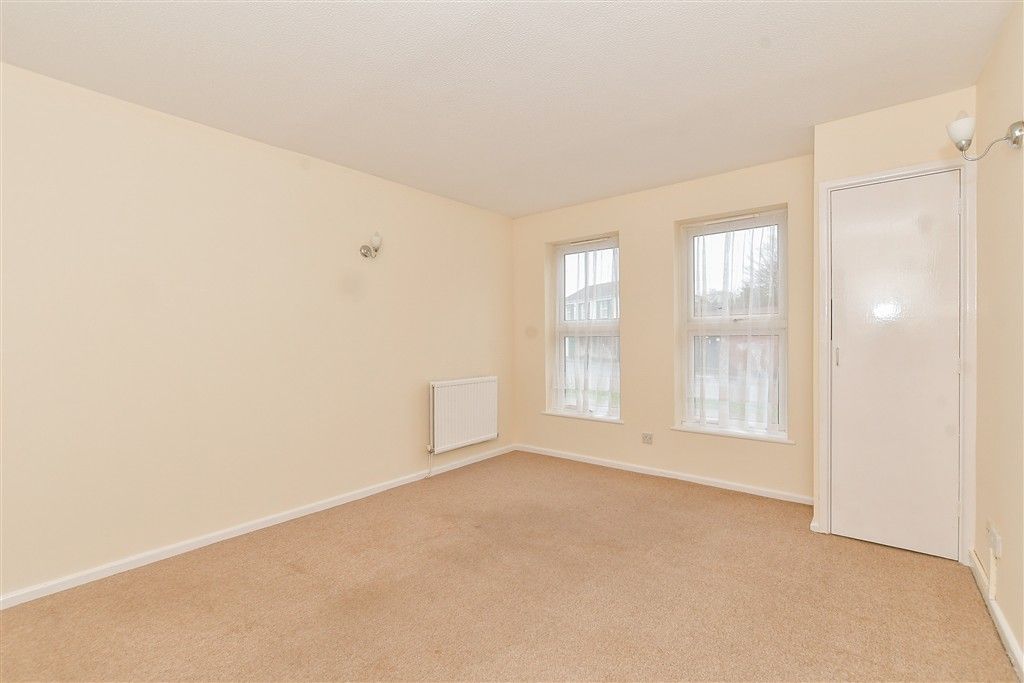 Property photo 3 of 4 Lounge