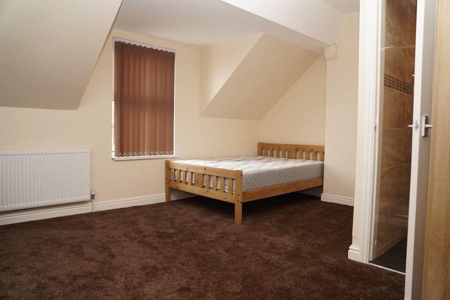 Property photo 2 of 4 Room