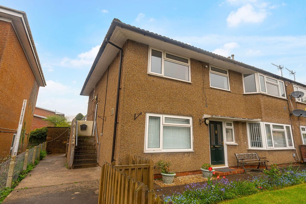 Property photo 1 of 28