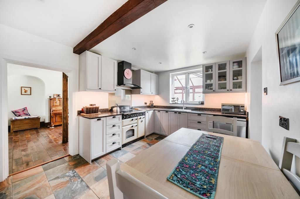 Property photo 3 of 21 Kitchen