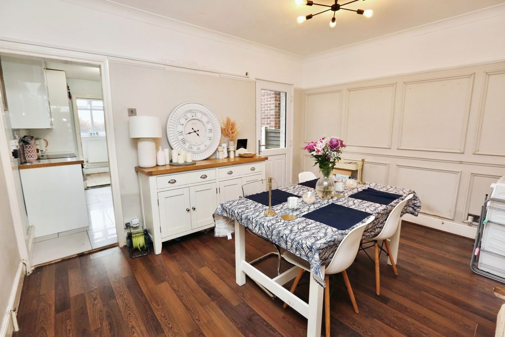 Property photo 3 of 14 Photography