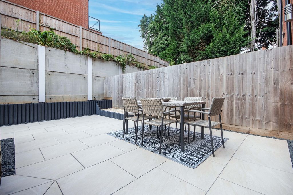 Property photo 3 of 18