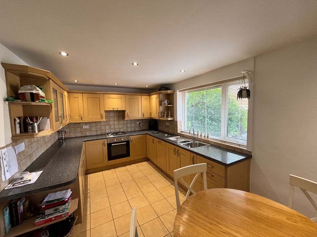 Property photo 2 of 7 Front