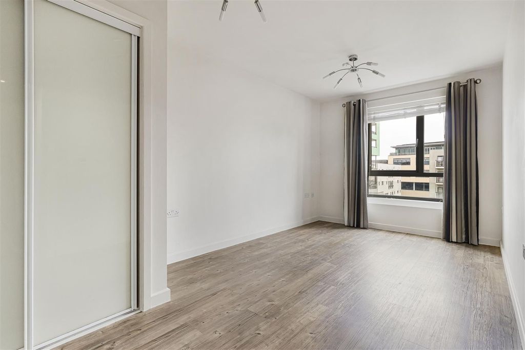 Property photo 3 of 20 2_88969.Jpg