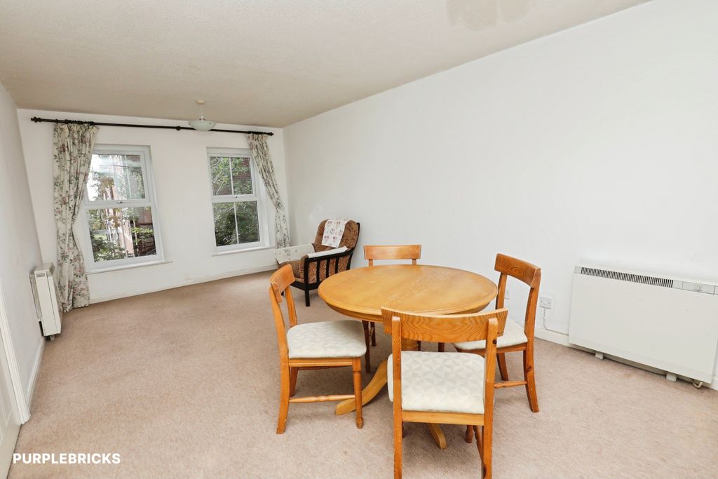 Property photo 3 of 20