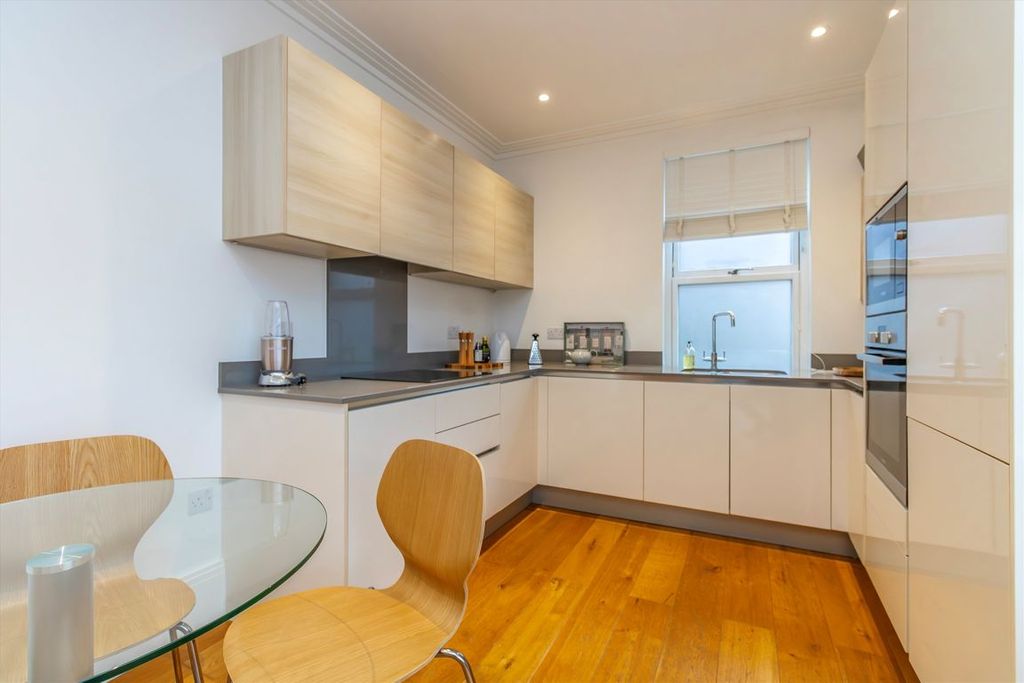 Property photo 3 of 5