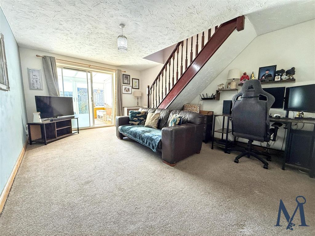 Property photo 2 of 22 Living Room Diner