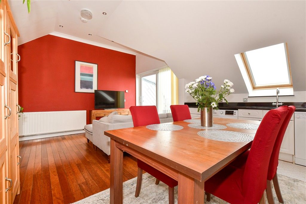 Property photo 1 of 11 Kitchen/ Living Room