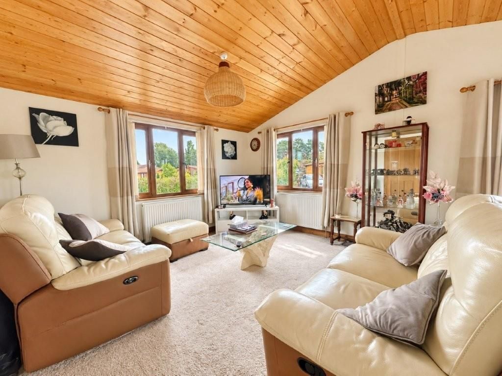 Property photo 3 of 15 c9999E7F-99B4-4A5B-Bb1E-8B511124d817.Jpg