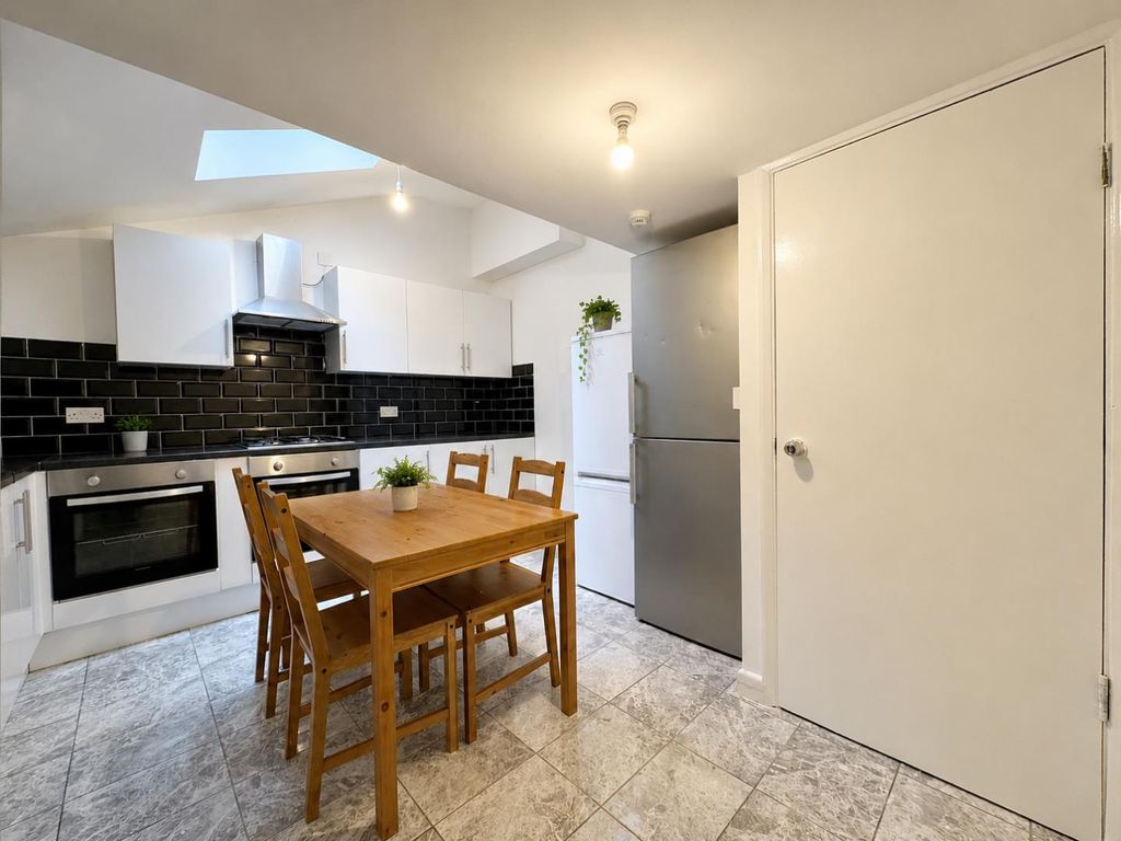 Property photo 1 of 11 2d663675-5Bc2-4903-B5E3-319222353Bbd.Png