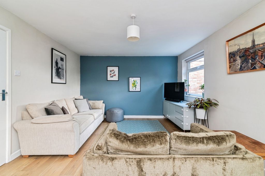 Property photo 3 of 20 Pbox-Img.Jpg