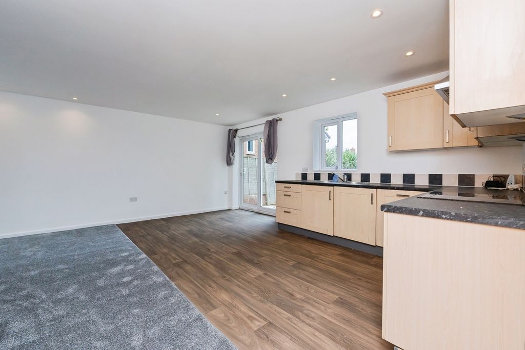 Property photo 3 of 19 Pbox-Img.Jpg