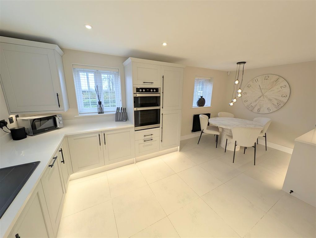 Property photo 3 of 40