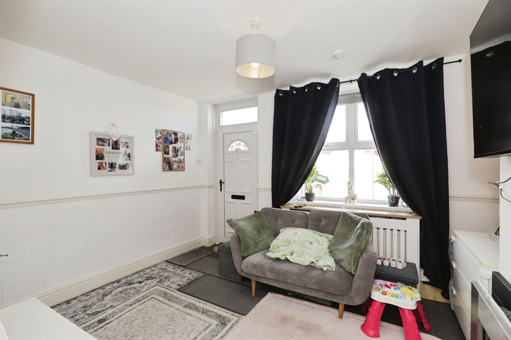 Property photo 2 of 12