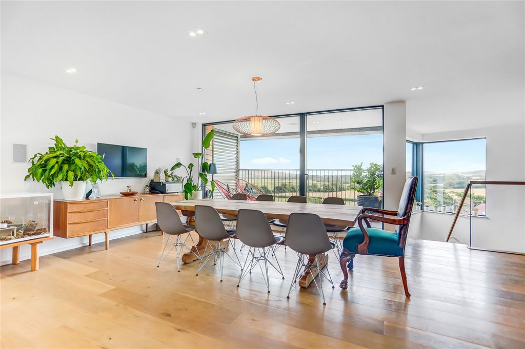 Property photo 3 of 36 Dining Area