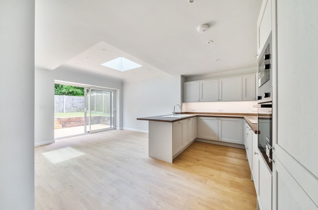 Property photo 2 of 21 1309053-13-6855c0...