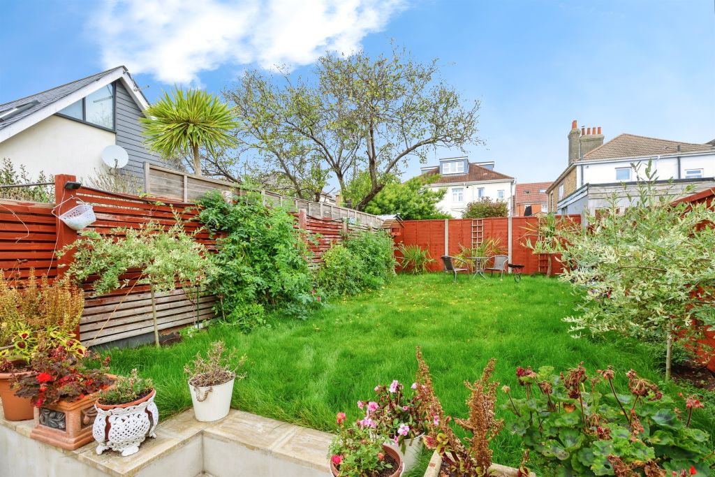 Property photo 2 of 17