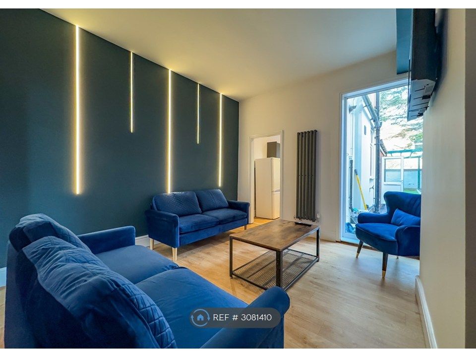 Property photo 1 of 22 Shared Living Space 1