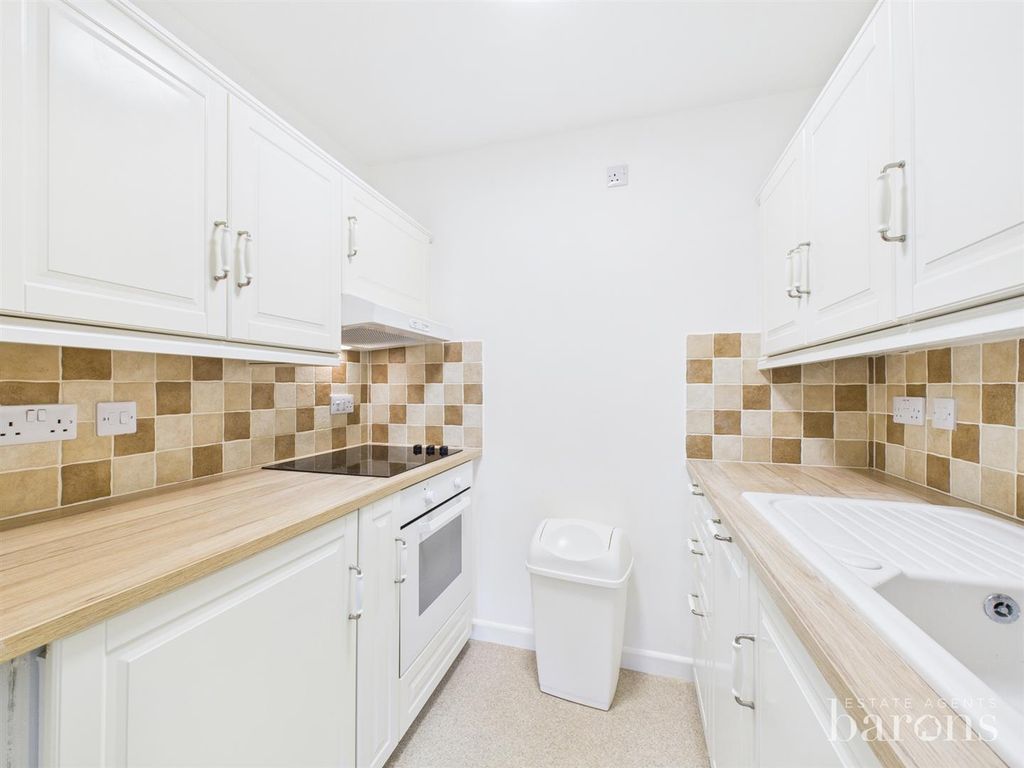 Property photo 3 of 13 Cam05500G0-Pr0094-Still004.Jpg