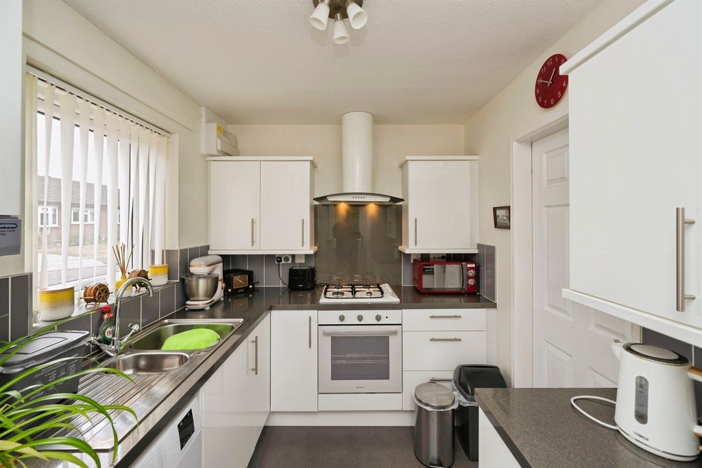 Property photo 3 of 13