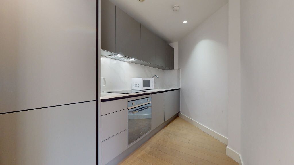 Property photo 2 of 12 Kitchen