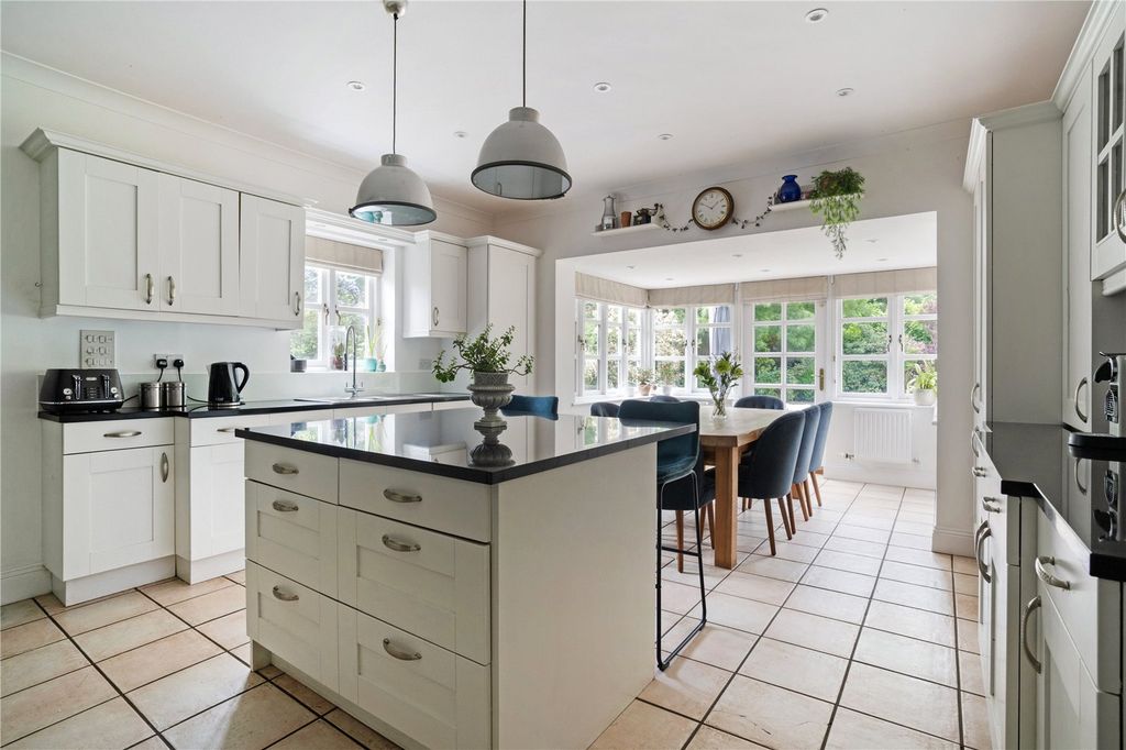 Property photo 3 of 30 Kitchen/B'fast Room