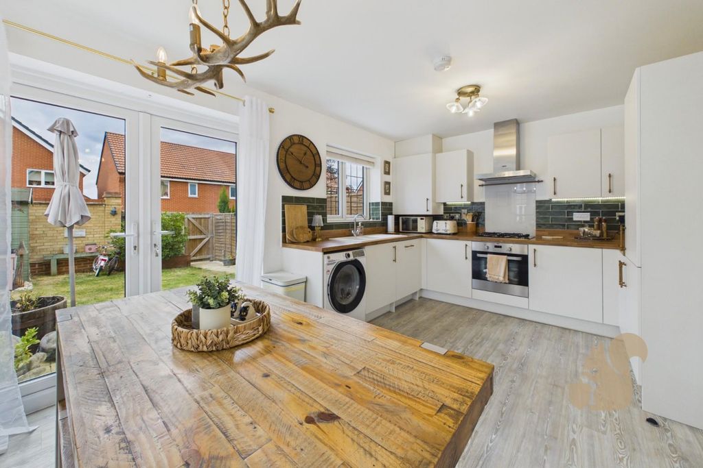 Property photo 2 of 17 Kitchen/Diner