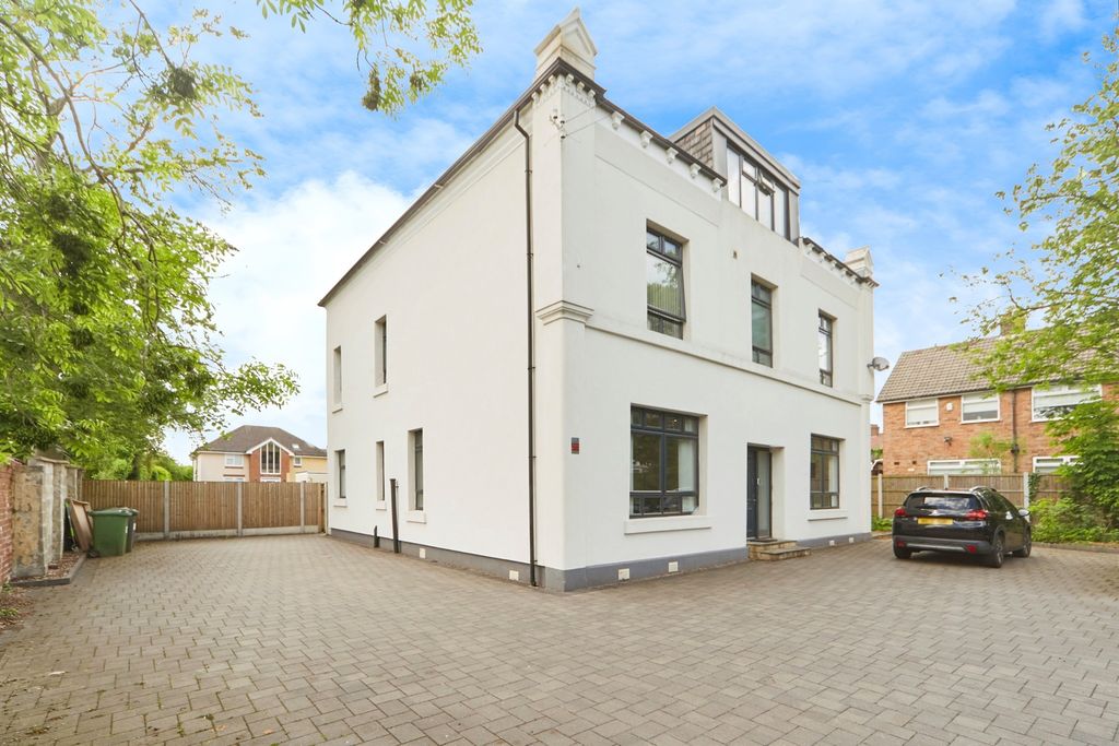 Property photo 1 of 24
