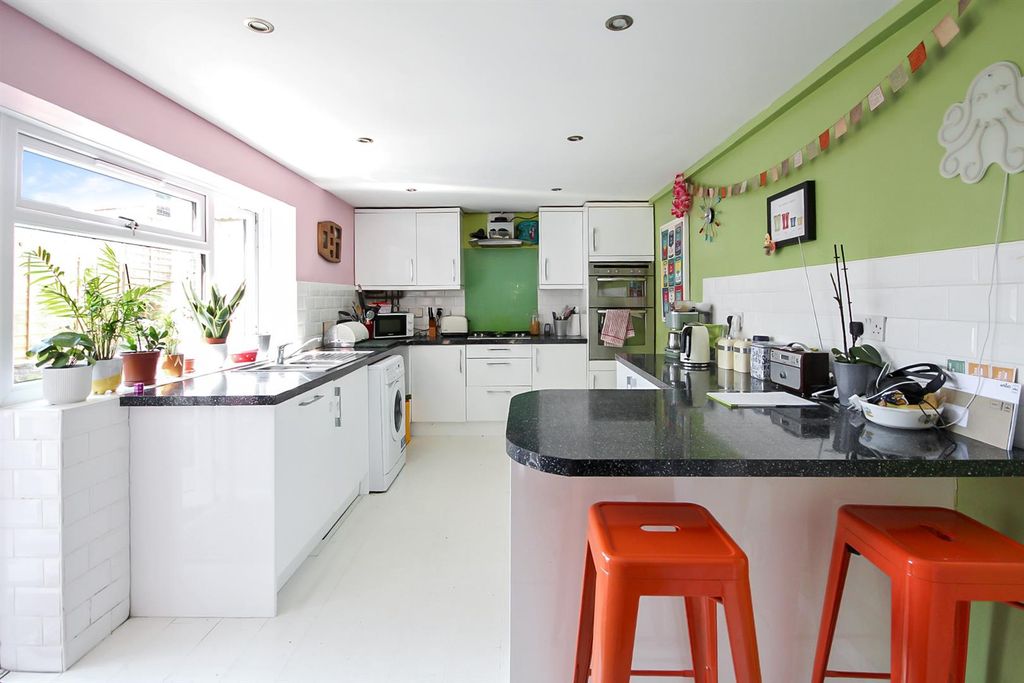 Property photo 3 of 13 Kitchen