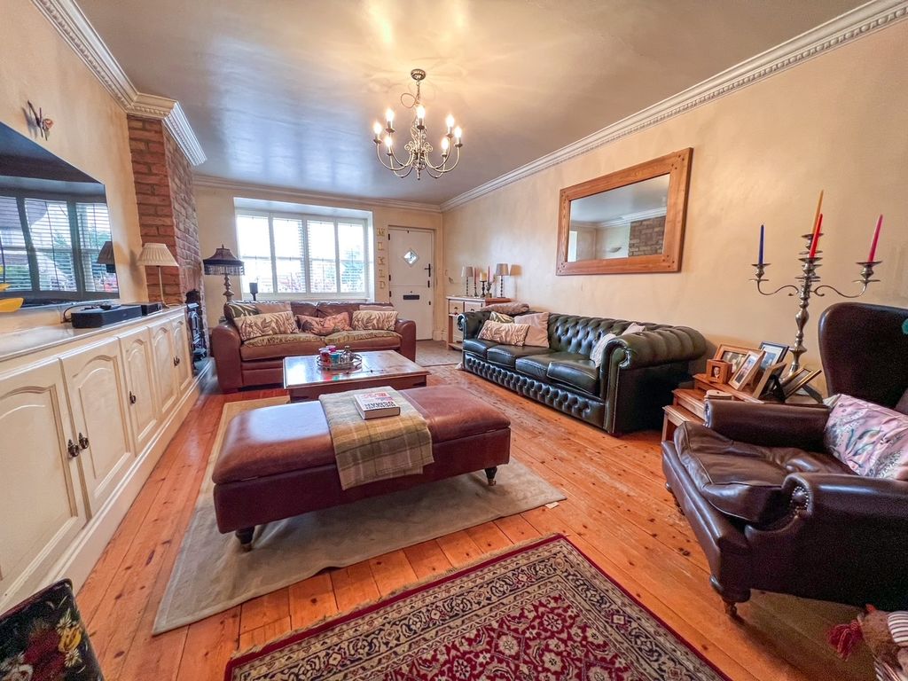 Property photo 3 of 34