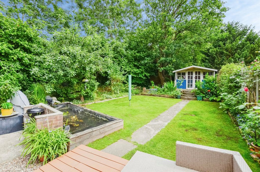 Property photo 2 of 16