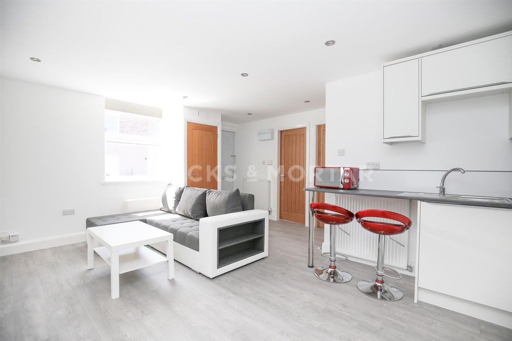 Property photo 3 of 11 3.Jpg