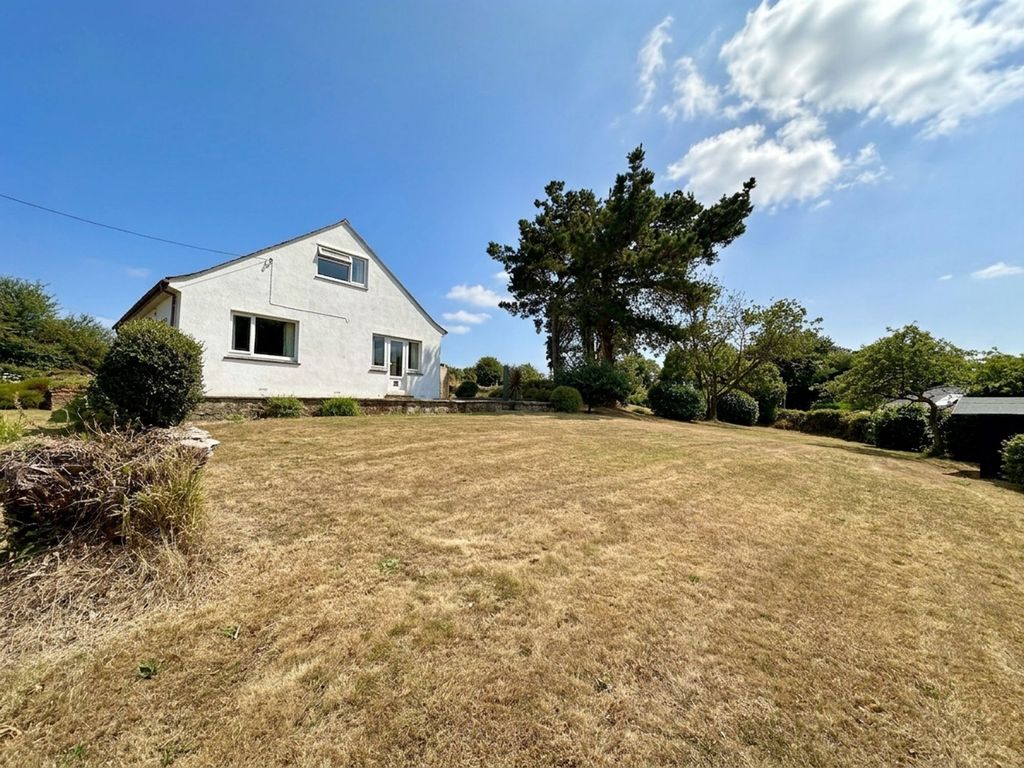 Property photo 2 of 18