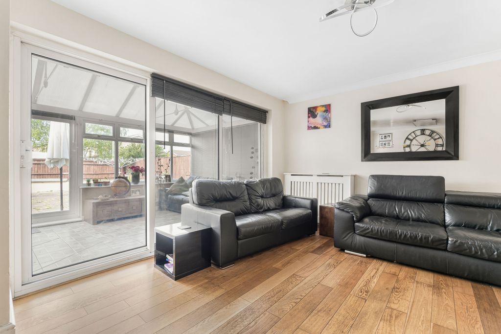 Property photo 2 of 15 Picture No. 04