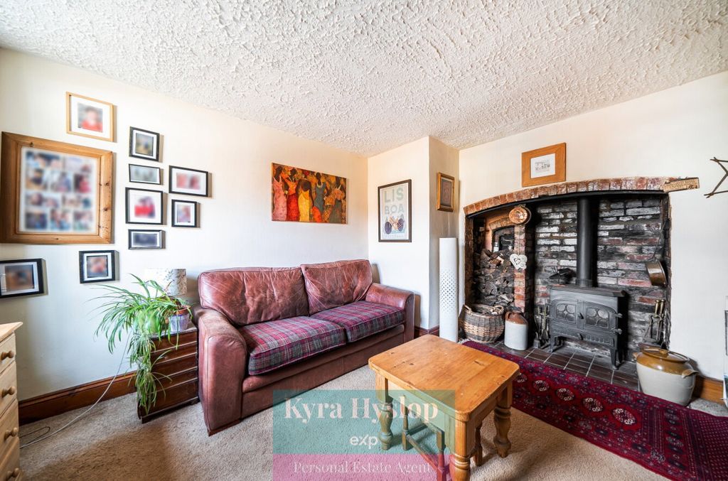 Property photo 3 of 26