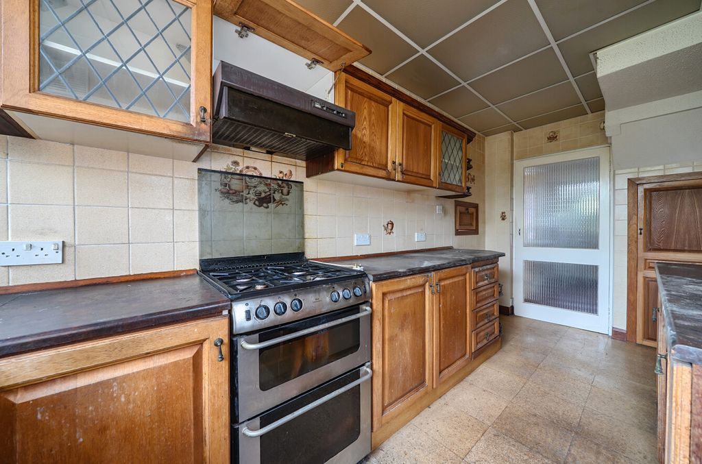 Property photo 2 of 13 1335460-15-68922F...