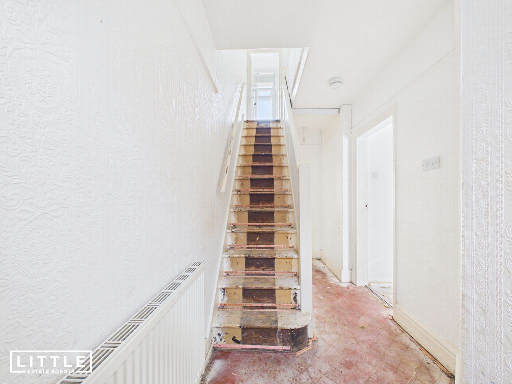 Property photo 2 of 14 Photo 13