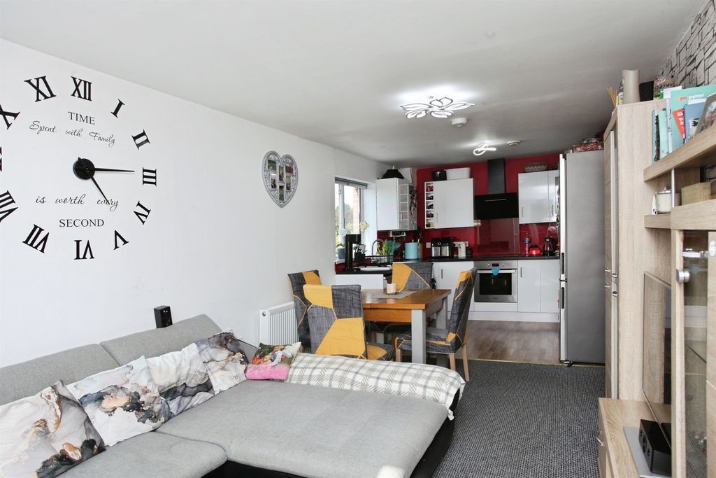 Property photo 3 of 16