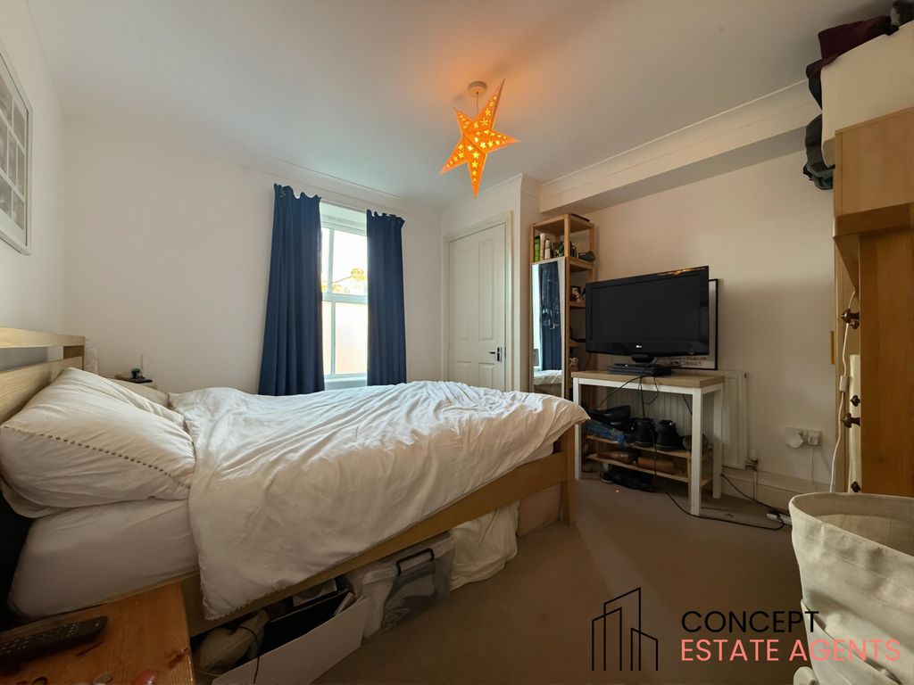 Property photo 3 of 4