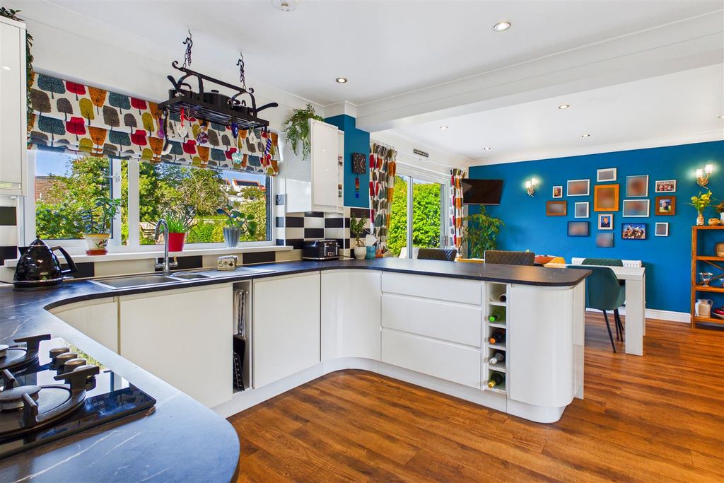 Property photo 3 of 24 Kitchen Diner