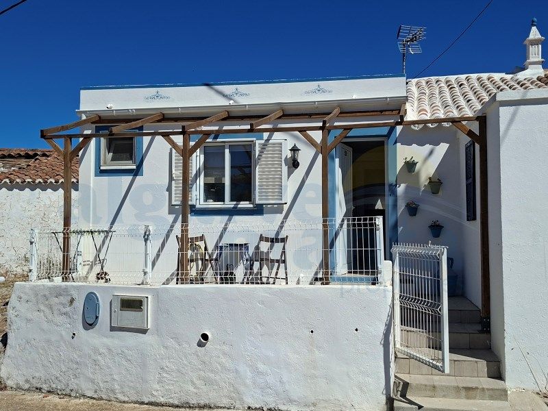 Property photo 2 of 31