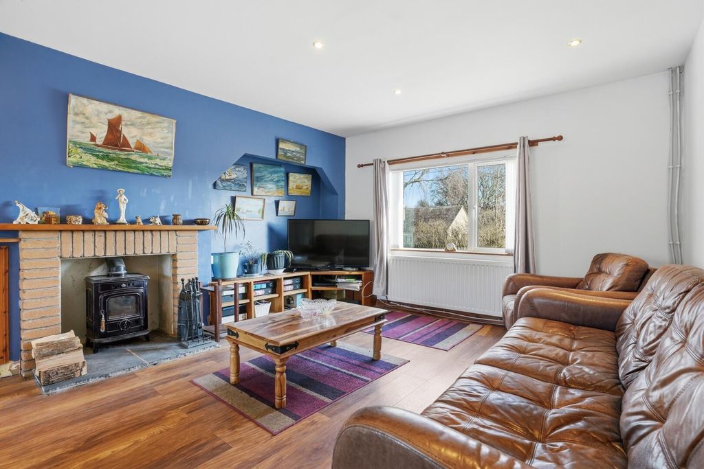 Property photo 2 of 16 Living Room