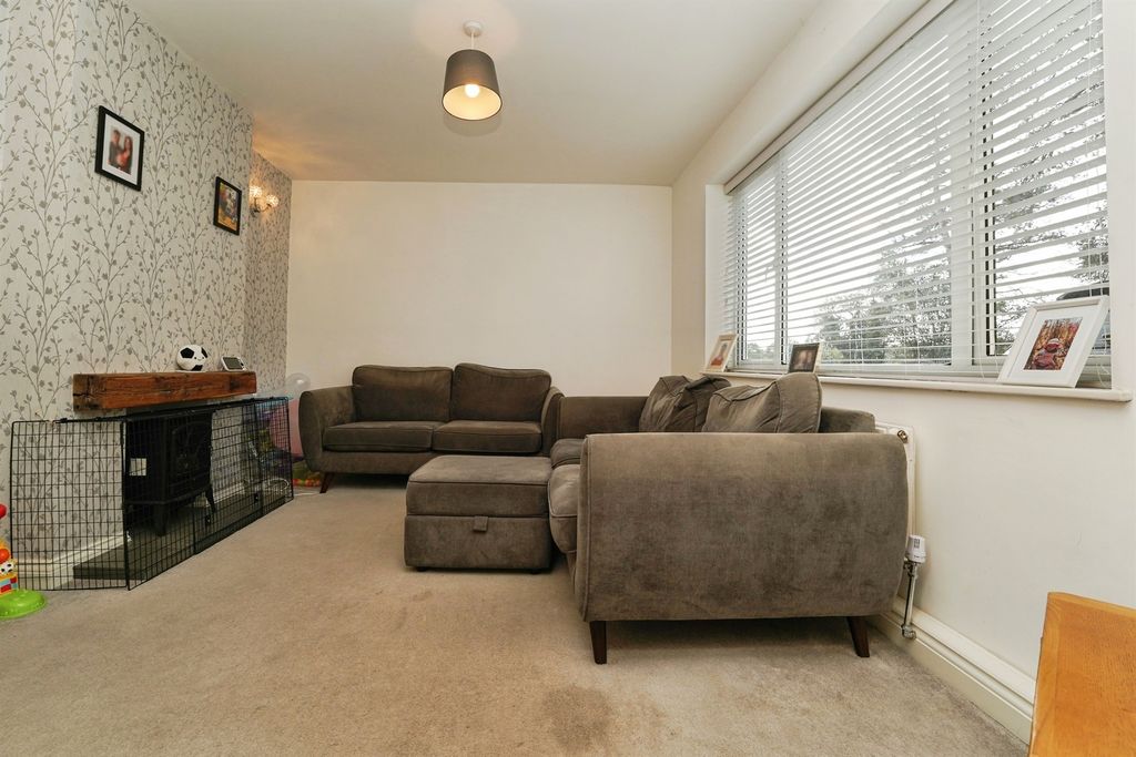 Property photo 3 of 21