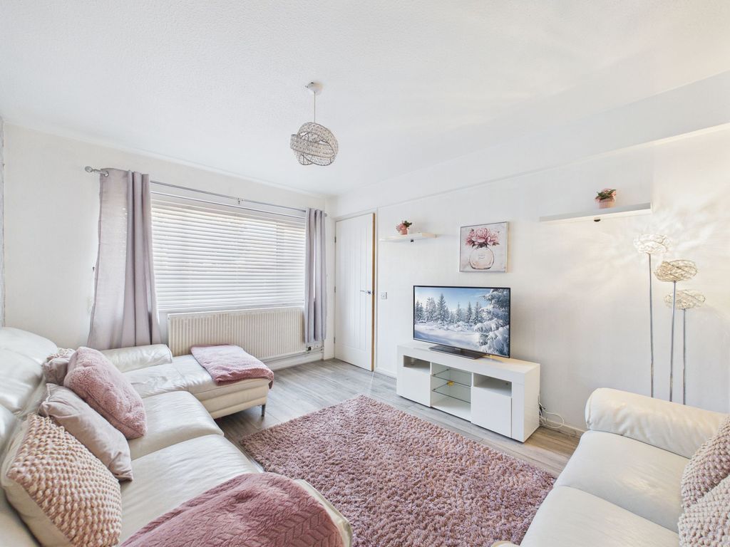 Property photo 2 of 14 Lounge