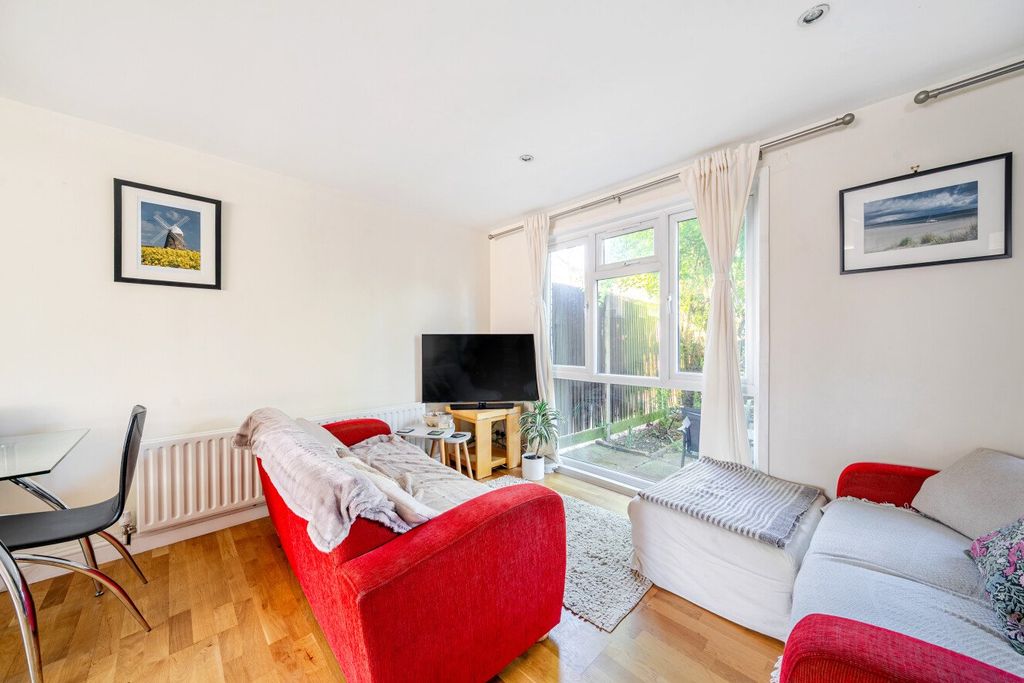 Property photo 1 of 19 Picture No. 07