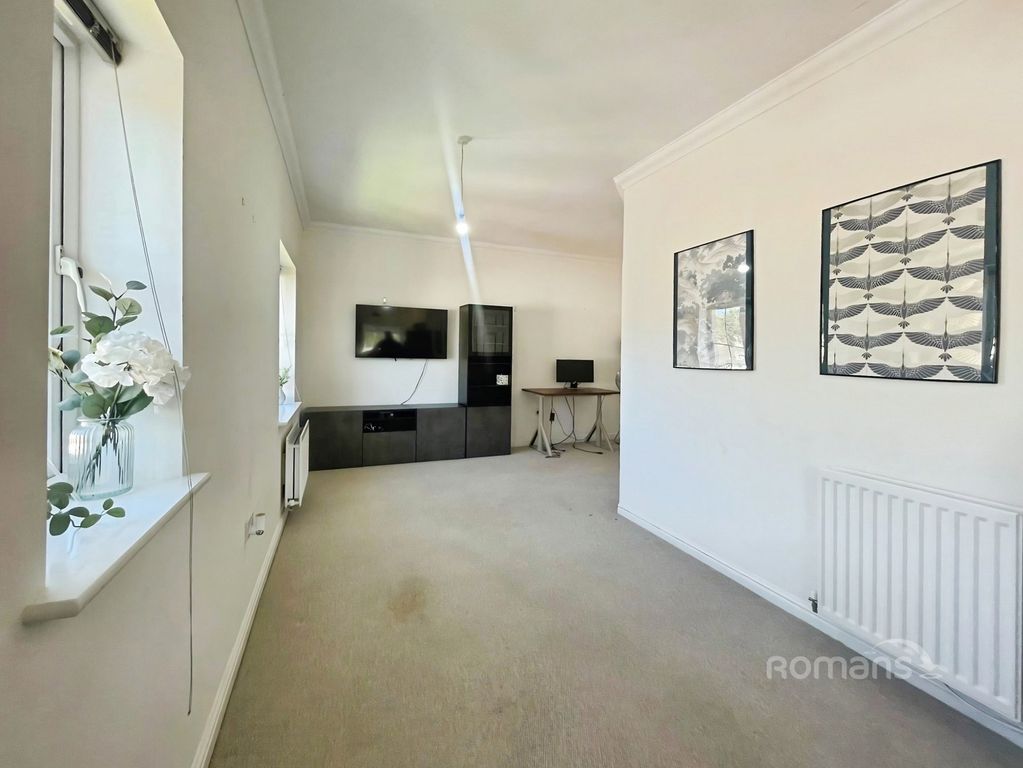 Property photo 2 of 12 Pbox-Img.Jpeg